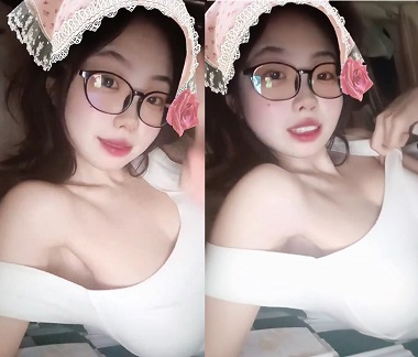 em-gai-co-cap-mong-tuyet-voi